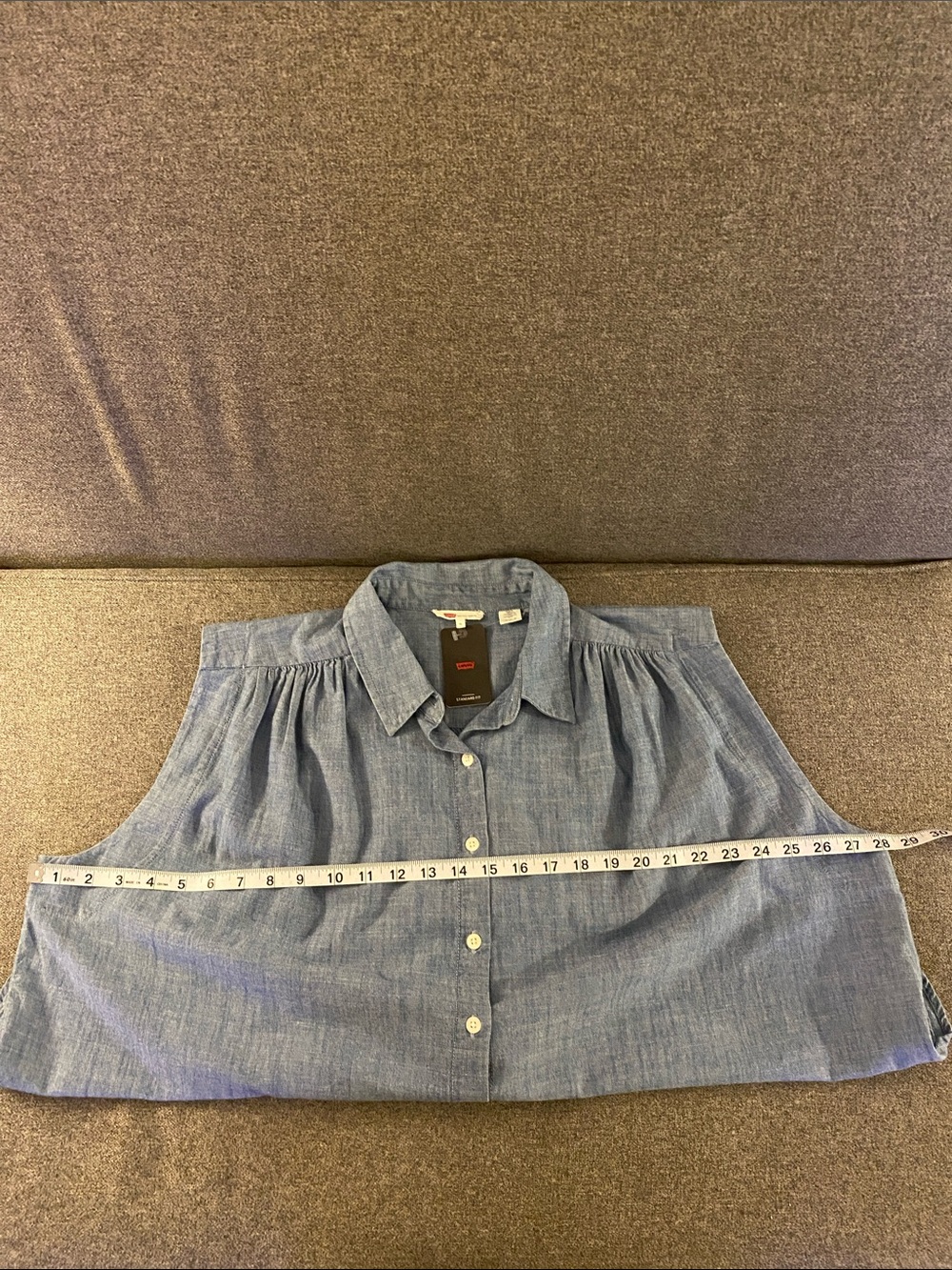 Levi's Gracen Blouse Sleeveless Button-Down Chambray - Size XL - 100% Cotton - Picture 3 of 8